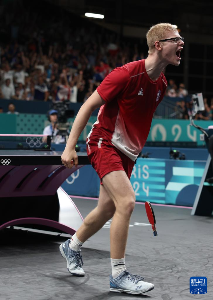 与坚定的支 与坚定的支